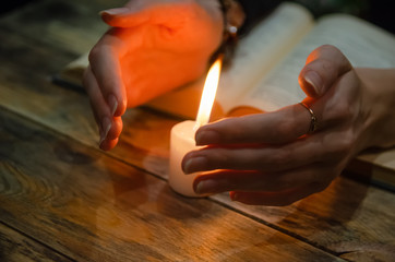 Read more about the article HOW TO MAKE A LOVE SPELL